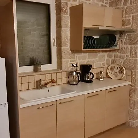 πέτρα, ελιά και λεβάντα Holiday home