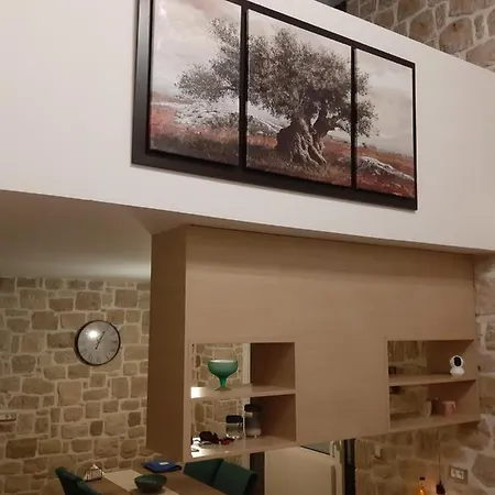 πέτρα, ελιά και λεβάντα *