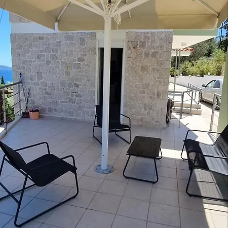 πέτρα, ελιά και λεβάντα Τολό