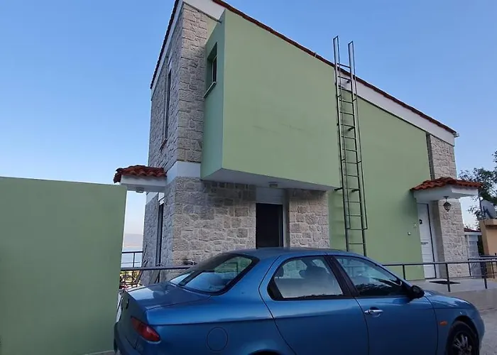 πέτρα, ελιά και λεβάντα * טולון