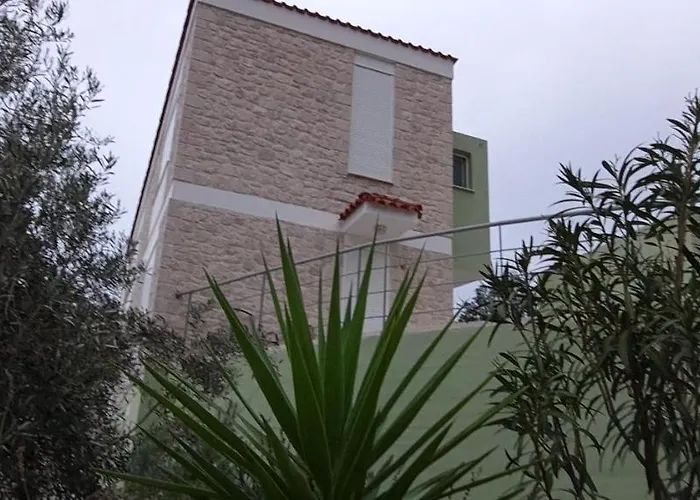 בית נופש πέτρα, ελιά και λεβάντα טולון