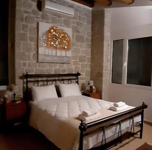 πέτρα, ελιά και λεβάντα * Tolón