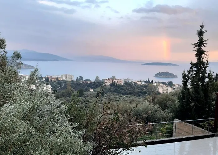 πέτρα, ελιά και λεβάντα בית נופש טולון