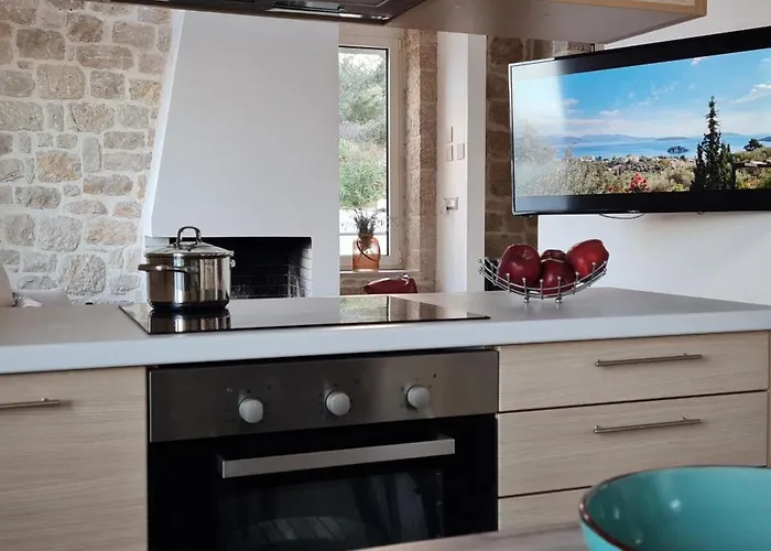 בית נופש πέτρα, ελιά και λεβάντα טולון