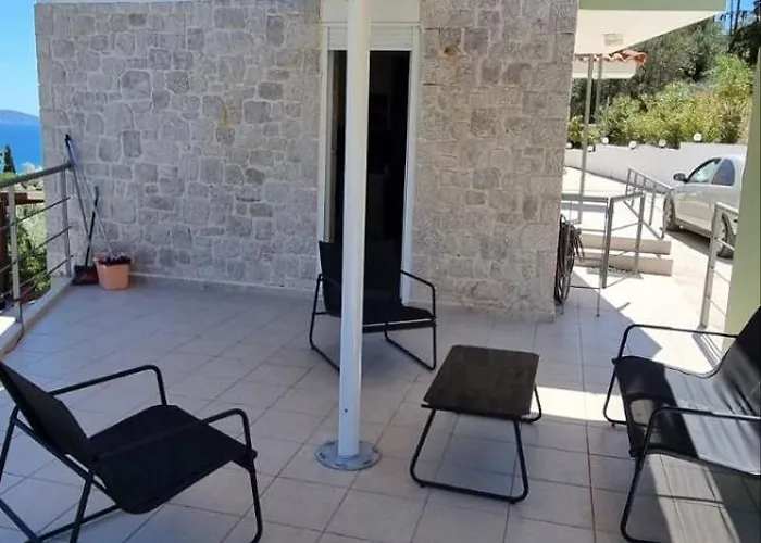 πέτρα, ελιά και λεβάντα Tolón